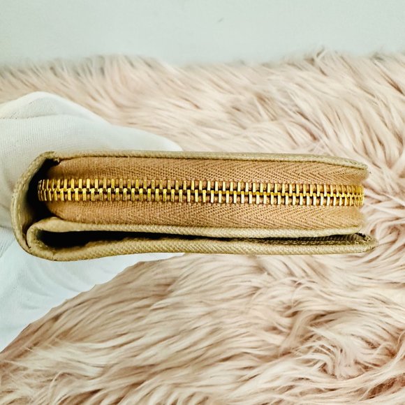 AUTHENTIC PRADA SAFFIANO LEATHER BEIGE ZIPPY WALLET WITH COA MADE IN ITALY - Picture 7 of 16